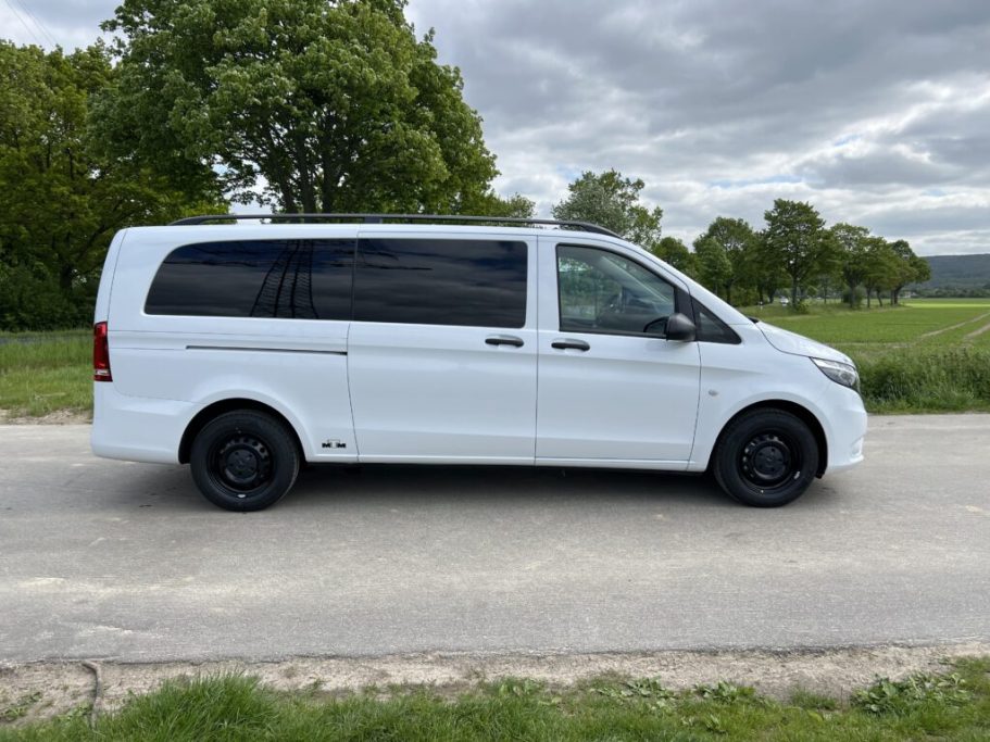 Kleinbus Einstieg